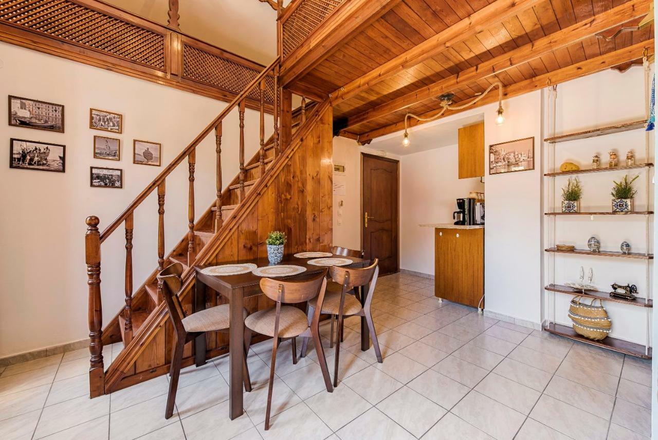 The Old Symi Apartment ภายนอก รูปภาพ