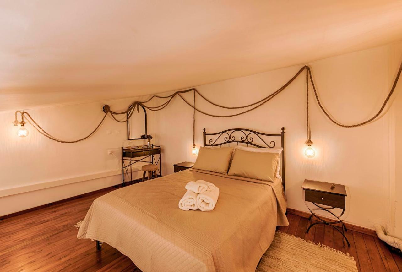 The Old Symi Apartment ภายนอก รูปภาพ