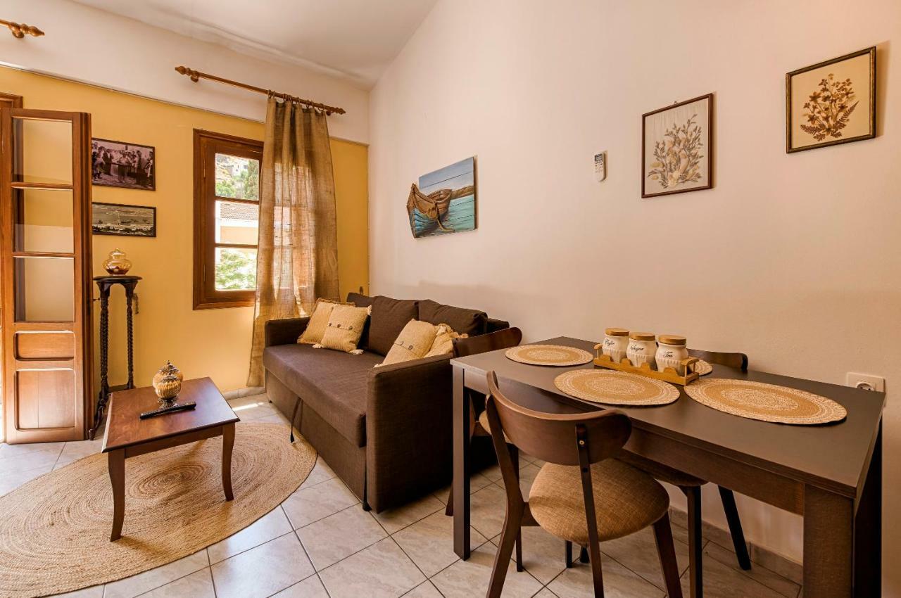 The Old Symi Apartment ภายนอก รูปภาพ