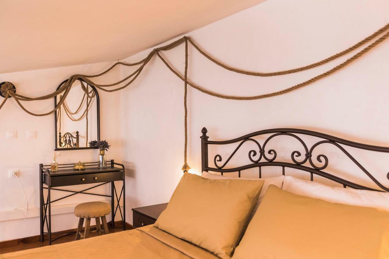 The Old Symi Apartment ภายนอก รูปภาพ