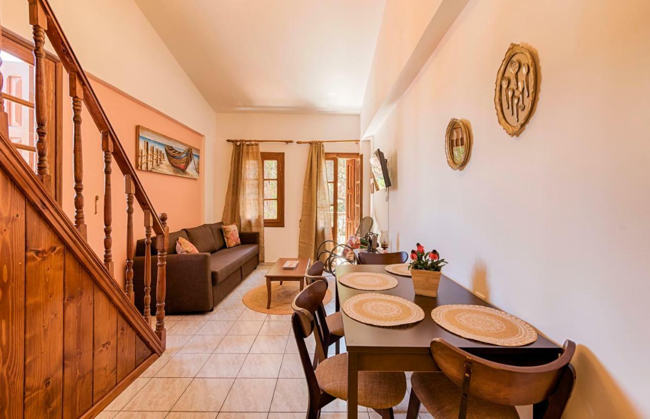 The Old Symi Apartment ภายนอก รูปภาพ