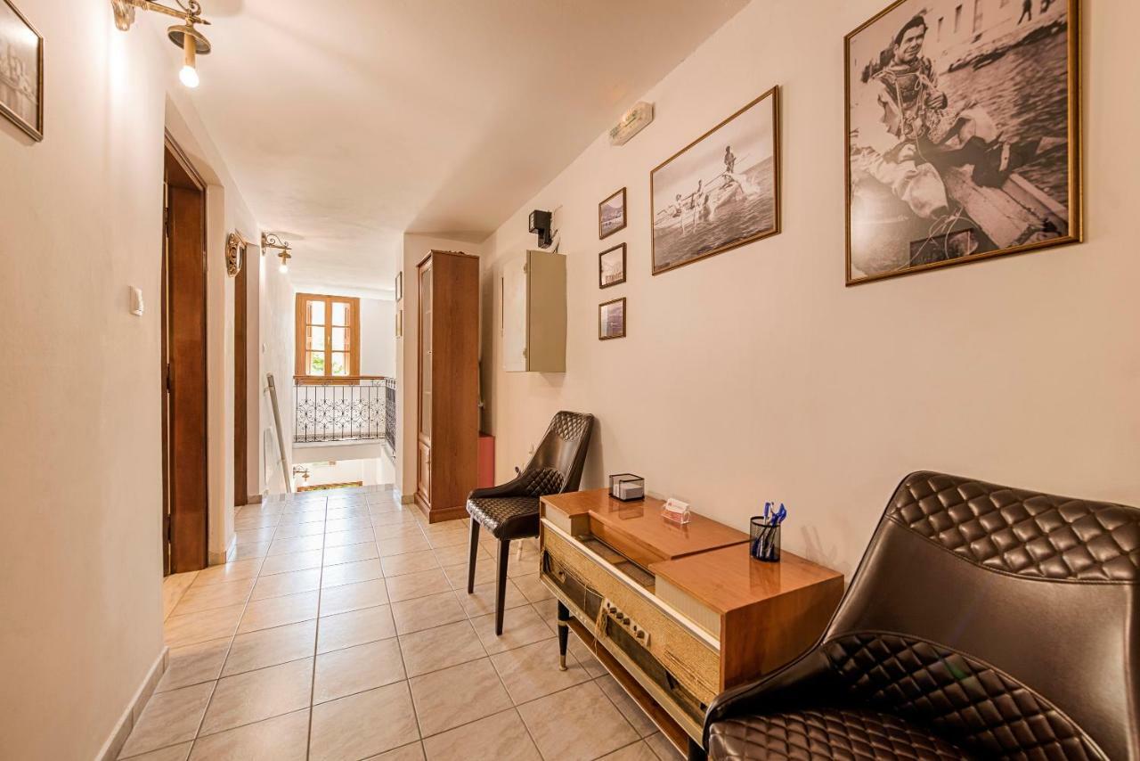 The Old Symi Apartment ภายนอก รูปภาพ